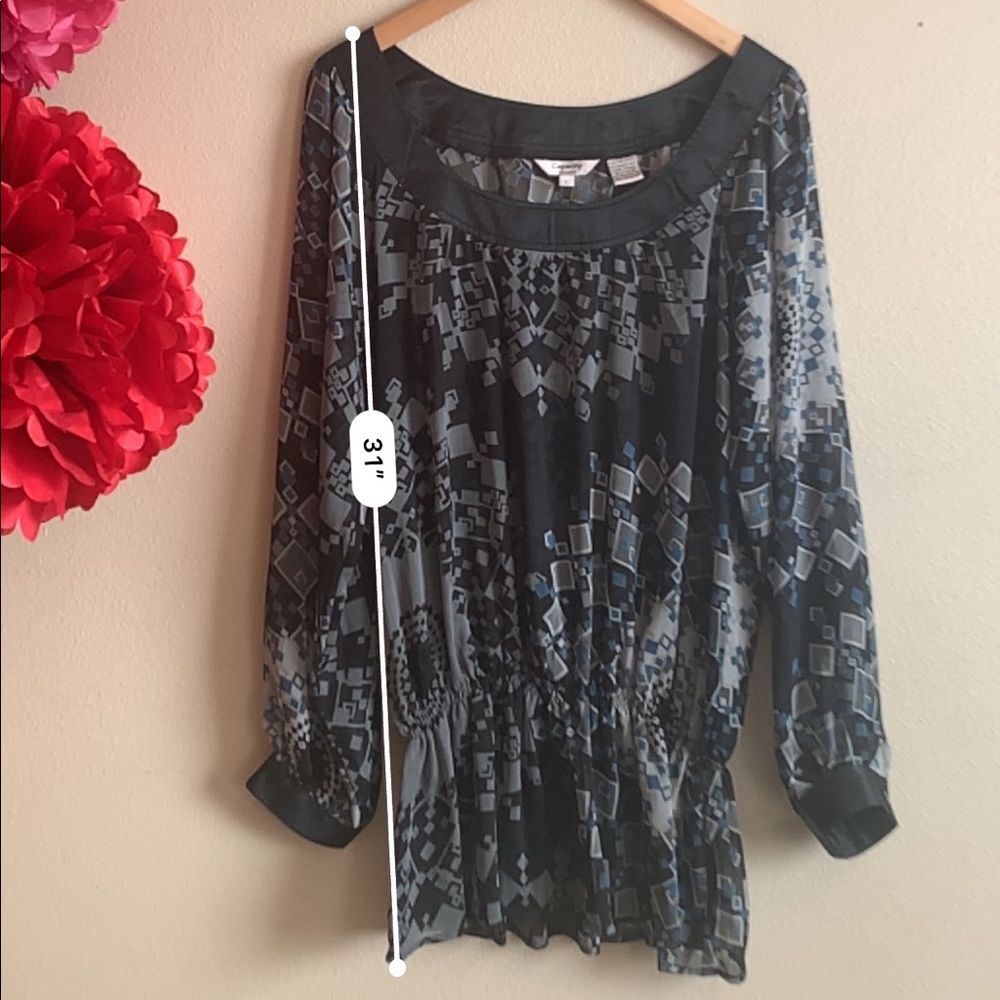Capacity Blouse - Picture 7 of 7